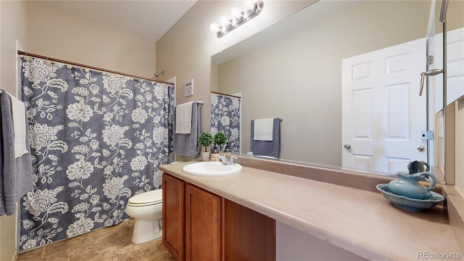 12350 Syracuse Street