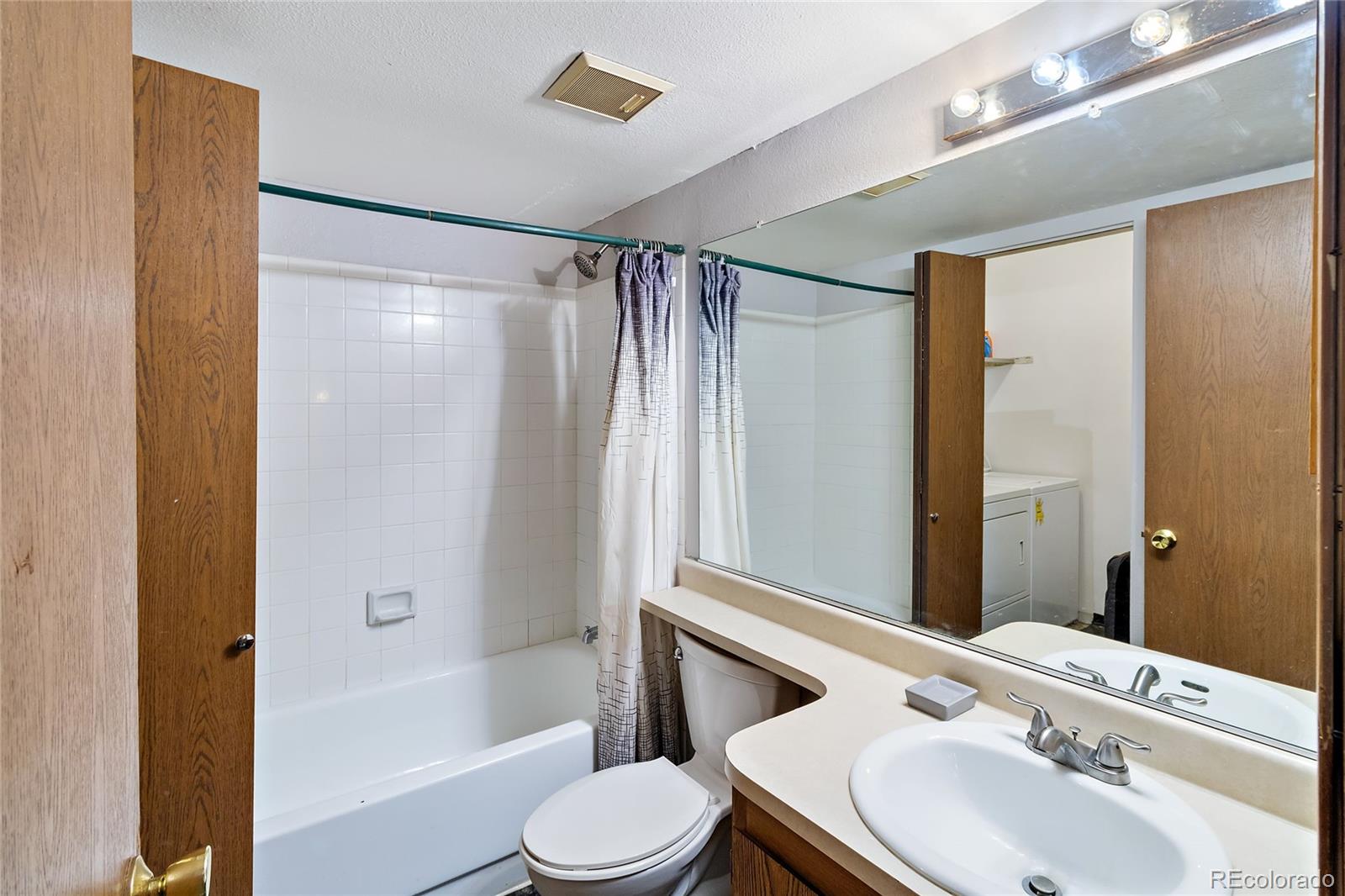 3444 S Eagle Street Unit: 101