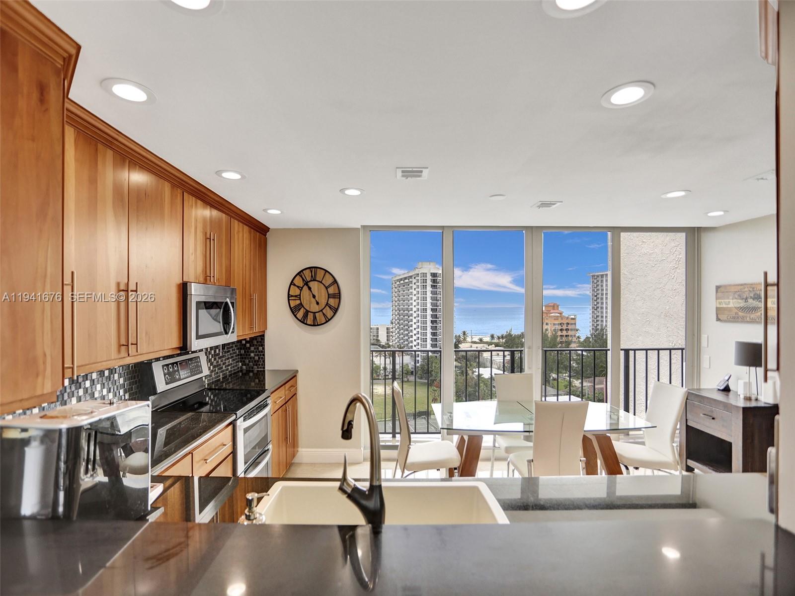 521 N Riverside Dr # 1209