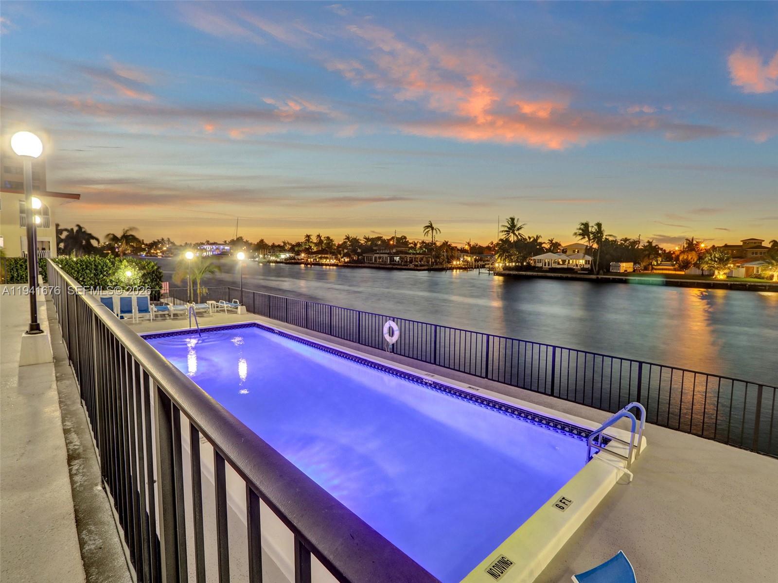 521 N Riverside Dr # 1209