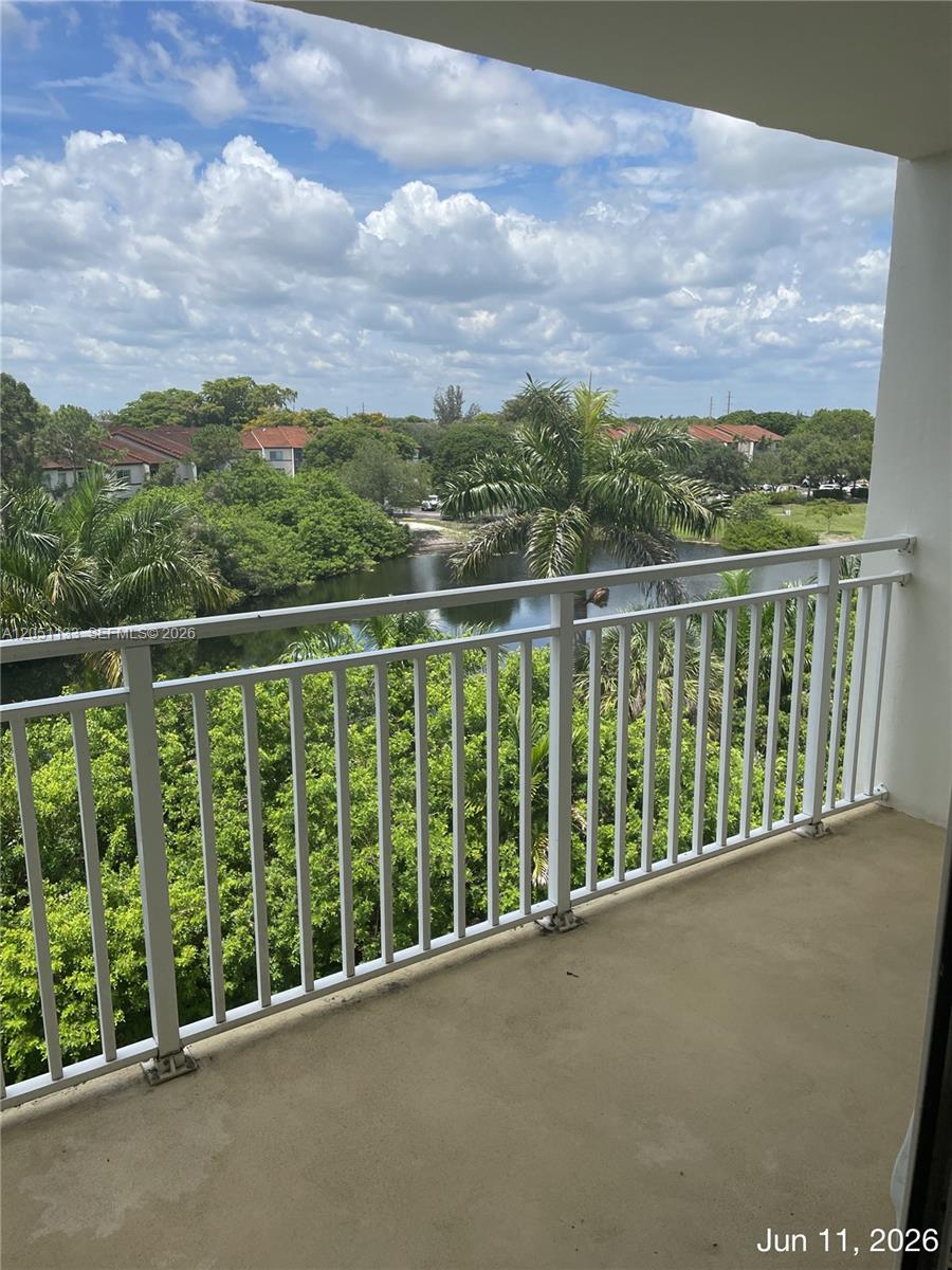 6940 Miami Gardens Dr # 531 Unit: 1-531