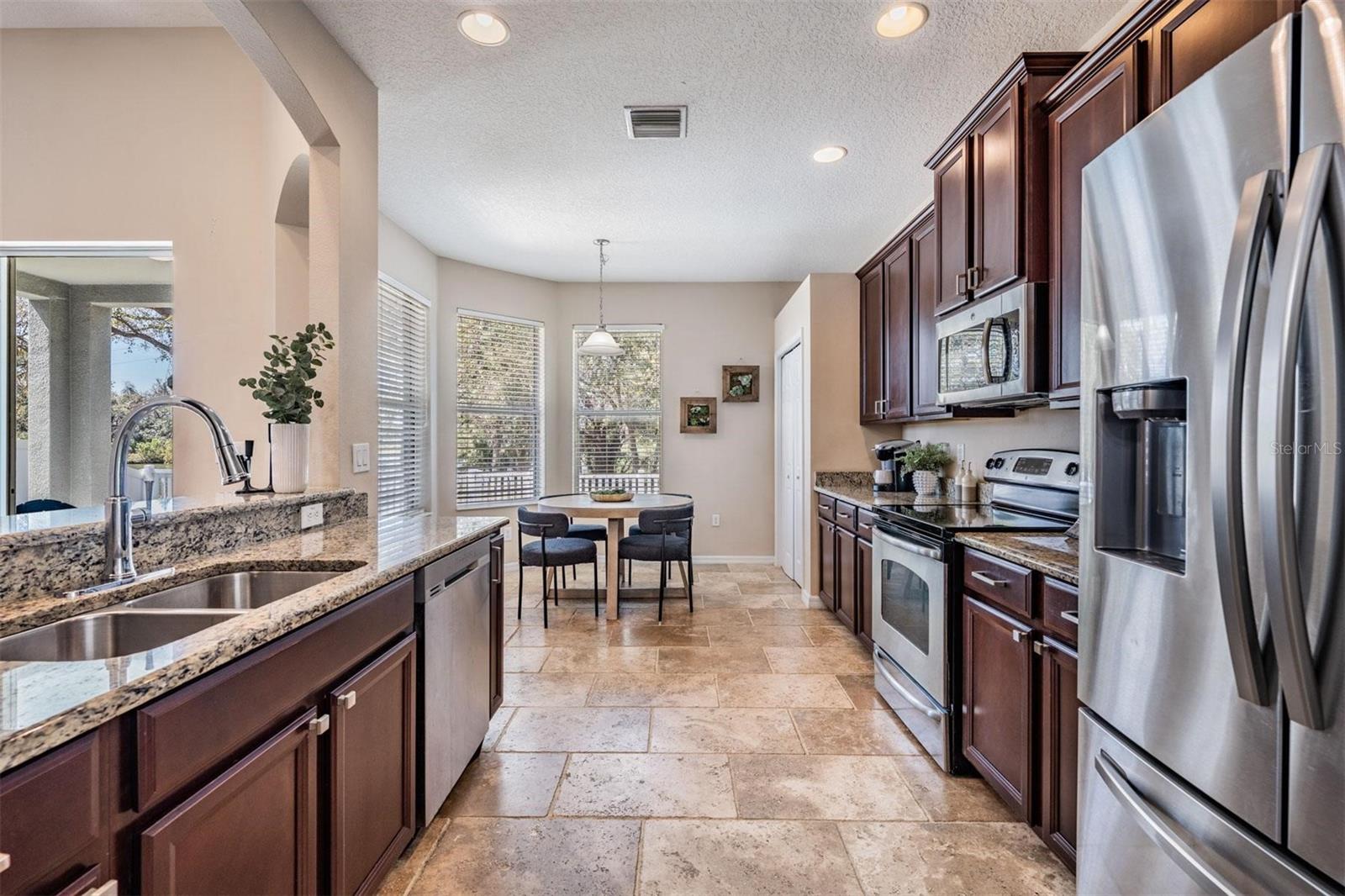 7147 FOREST MERE DR