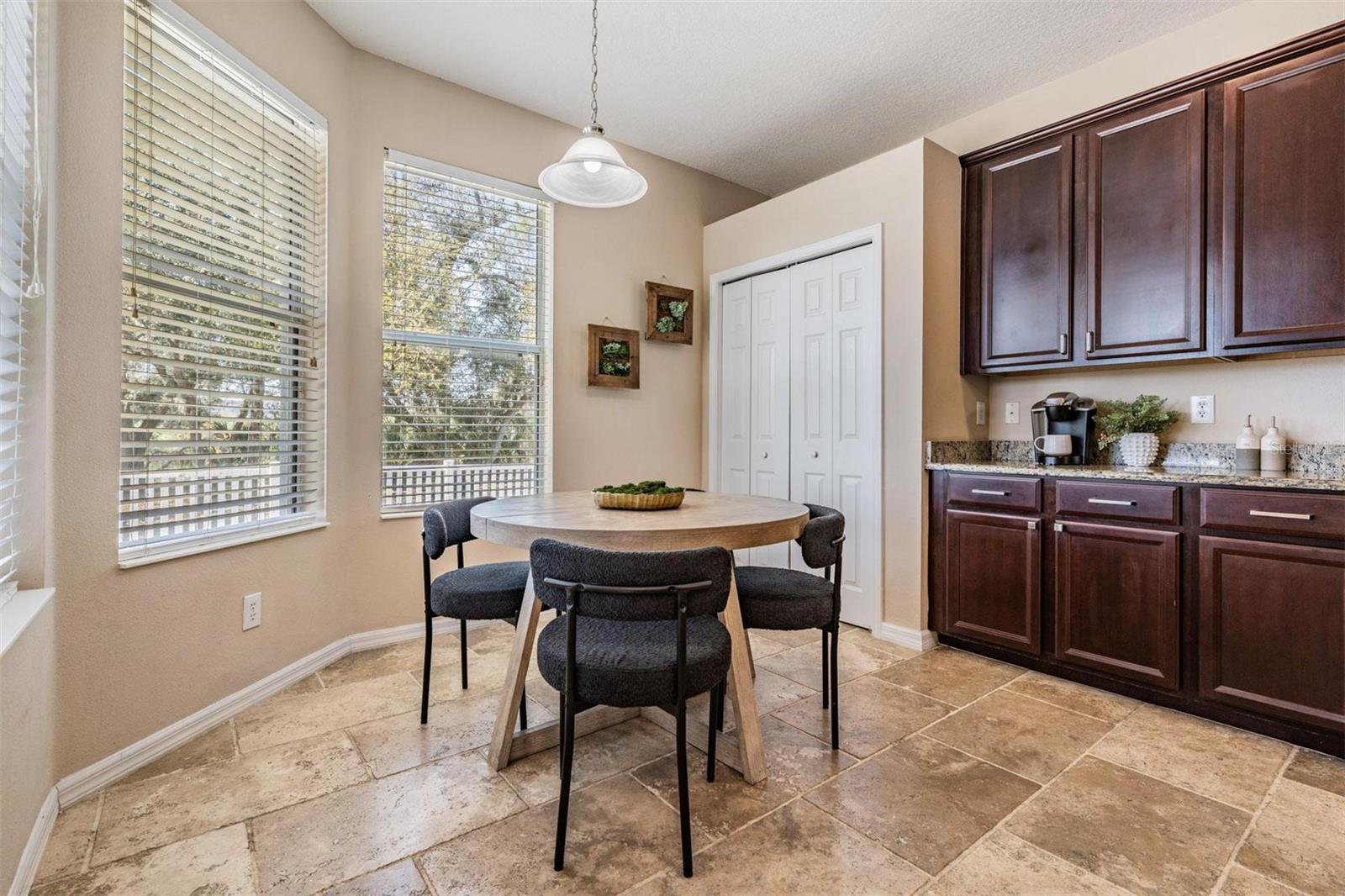7147 FOREST MERE DR