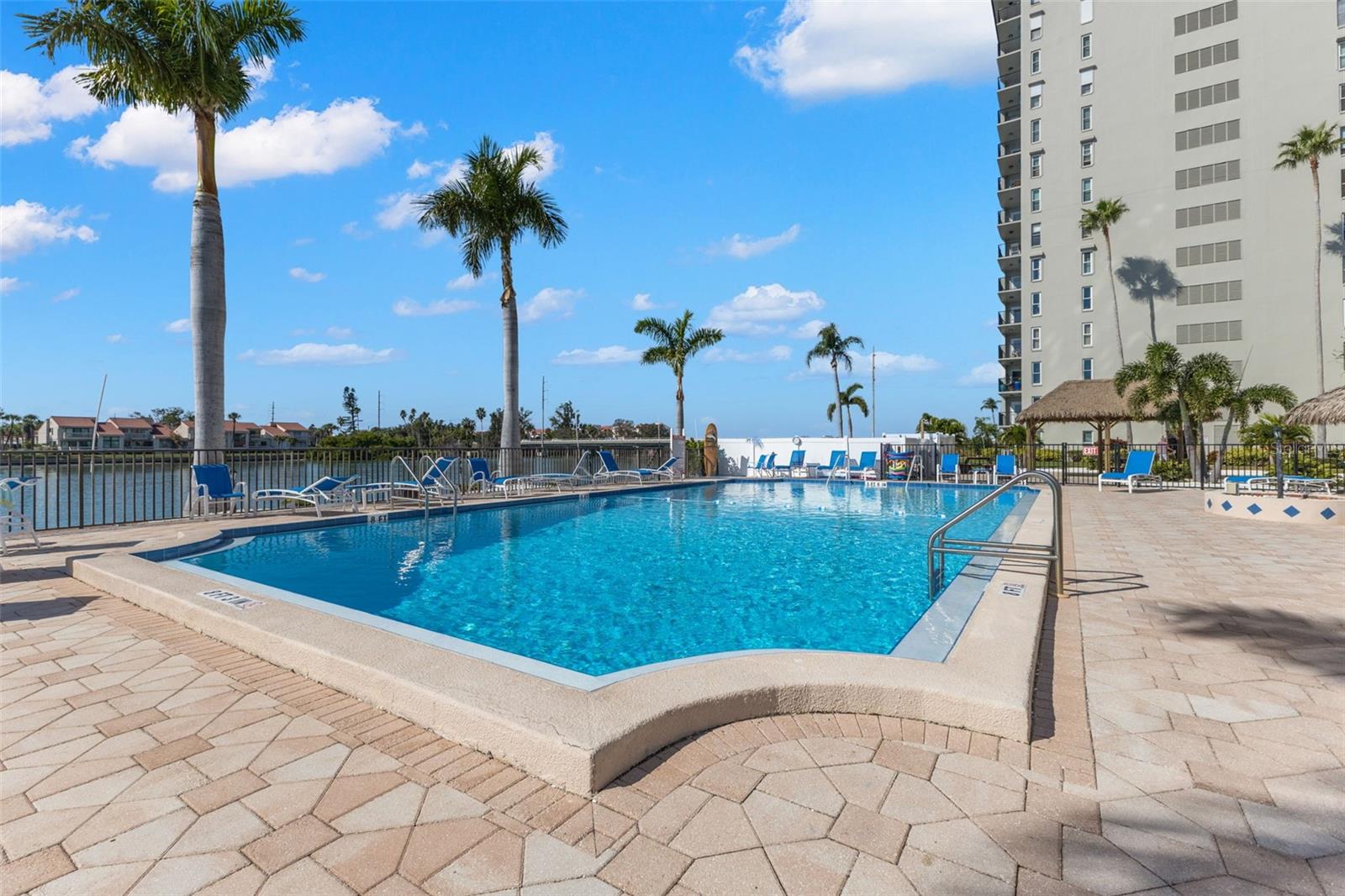 5220 BRITTANY DR S #1003