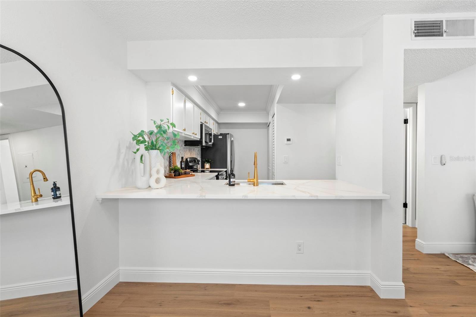 2981 BONAVENTURE CIR #202