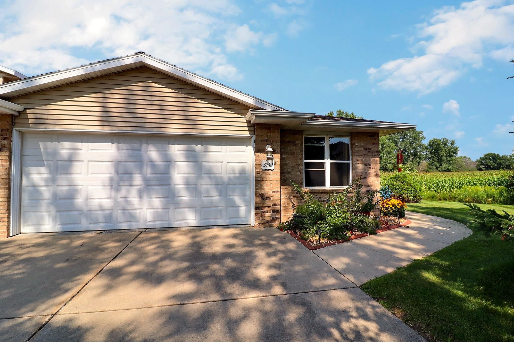 3742 ROSE GARDEN Way