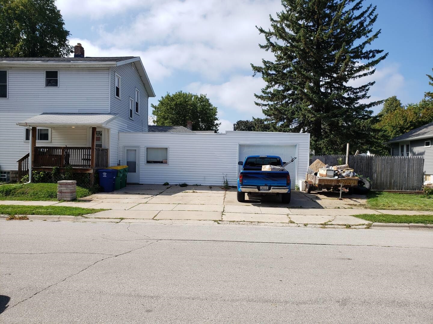 1000 ELMORE Street