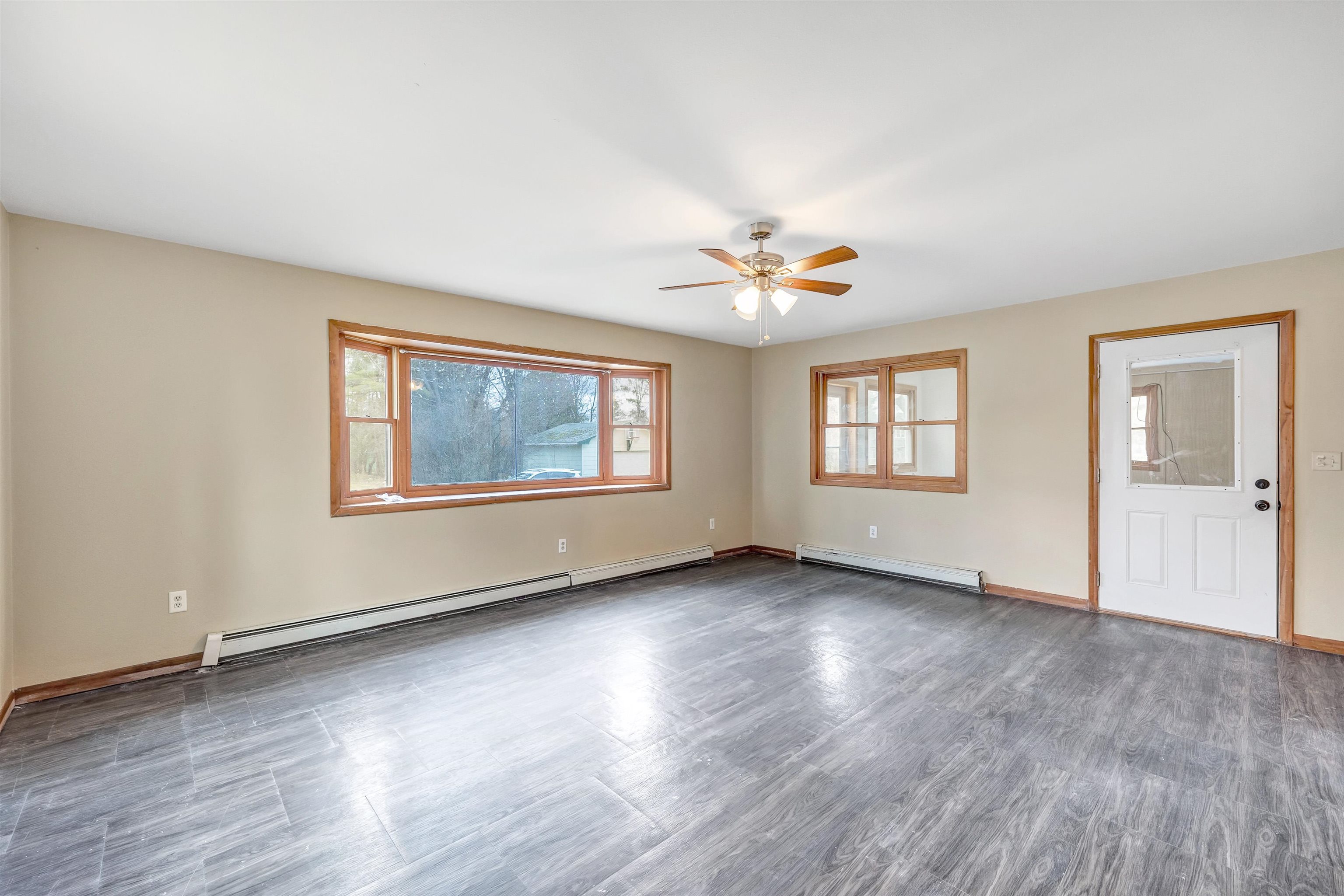 105 N METONGA Avenue