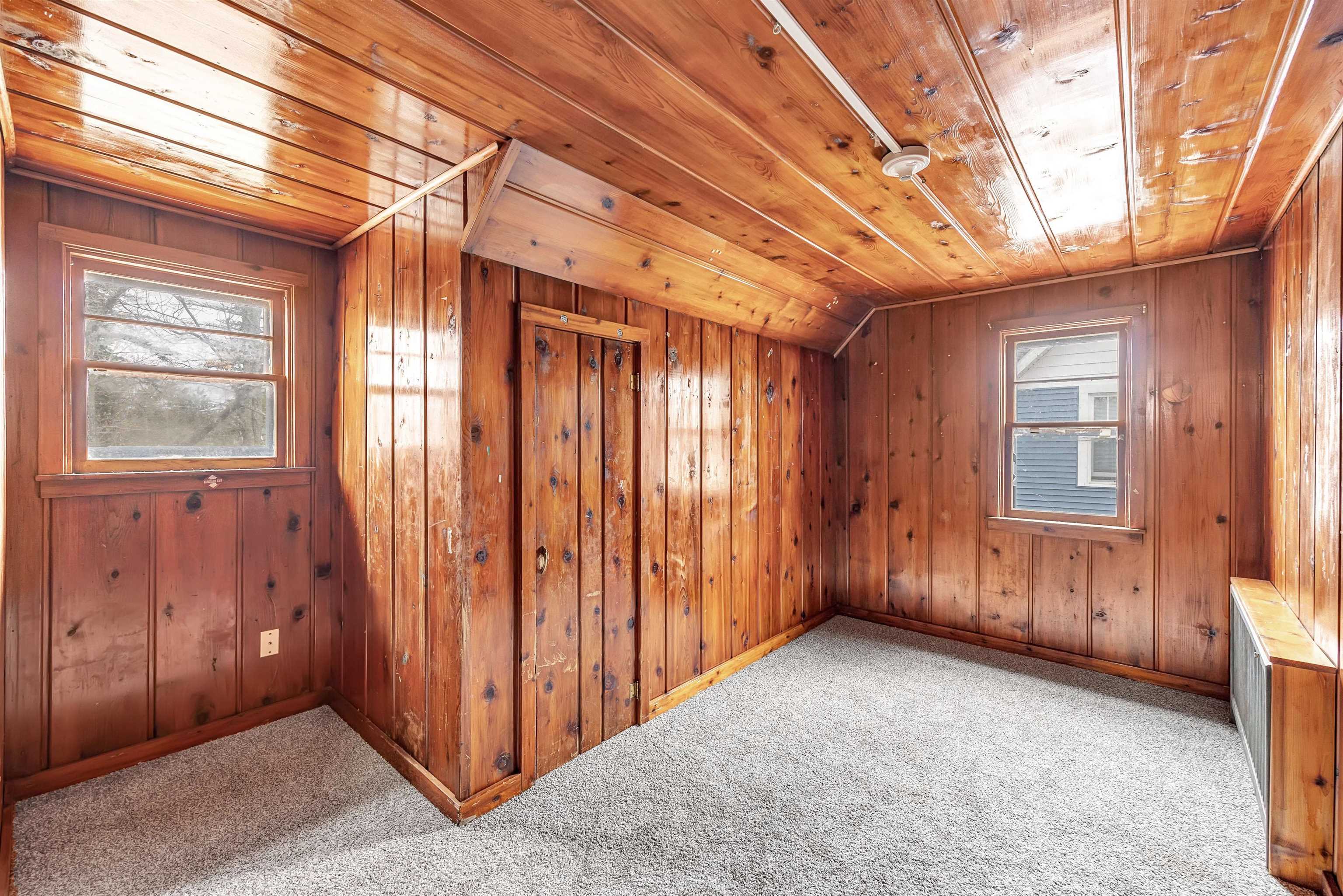 105 N METONGA Avenue