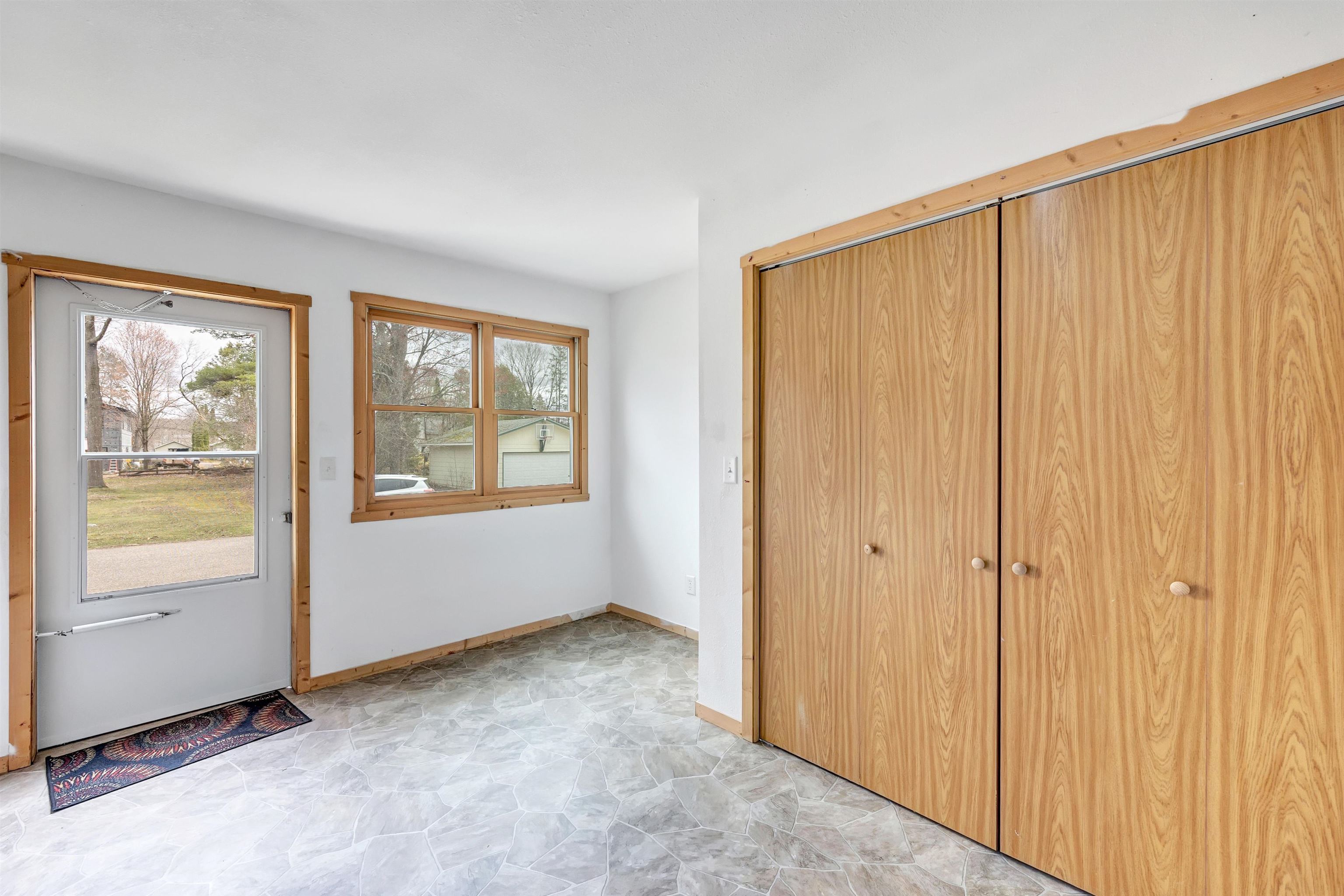 105 N METONGA Avenue