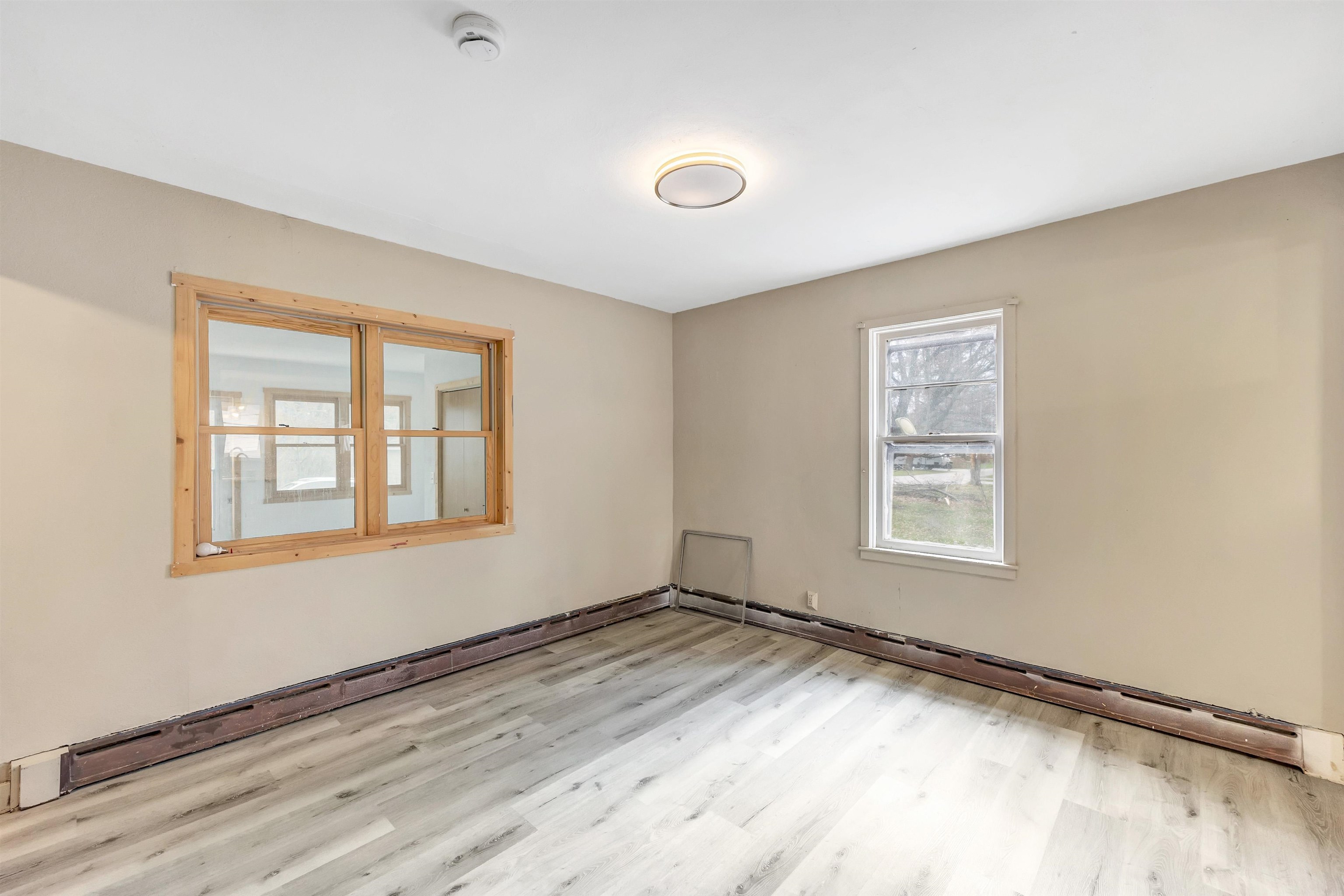 105 N METONGA Avenue