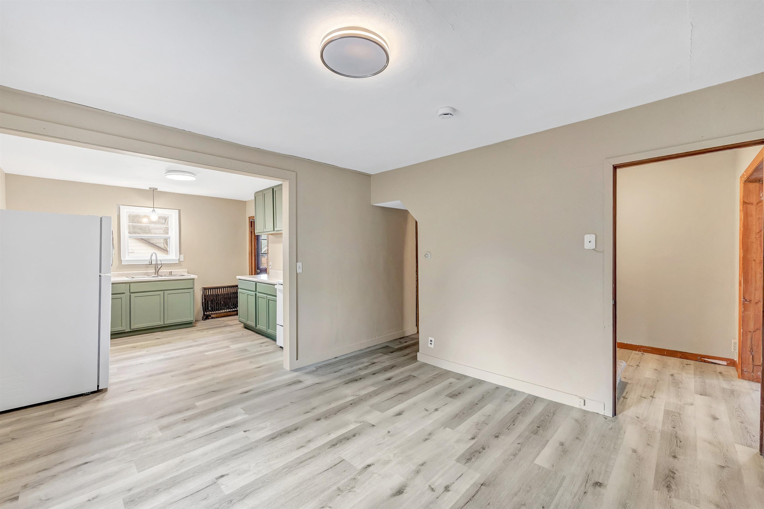 105 N METONGA Avenue