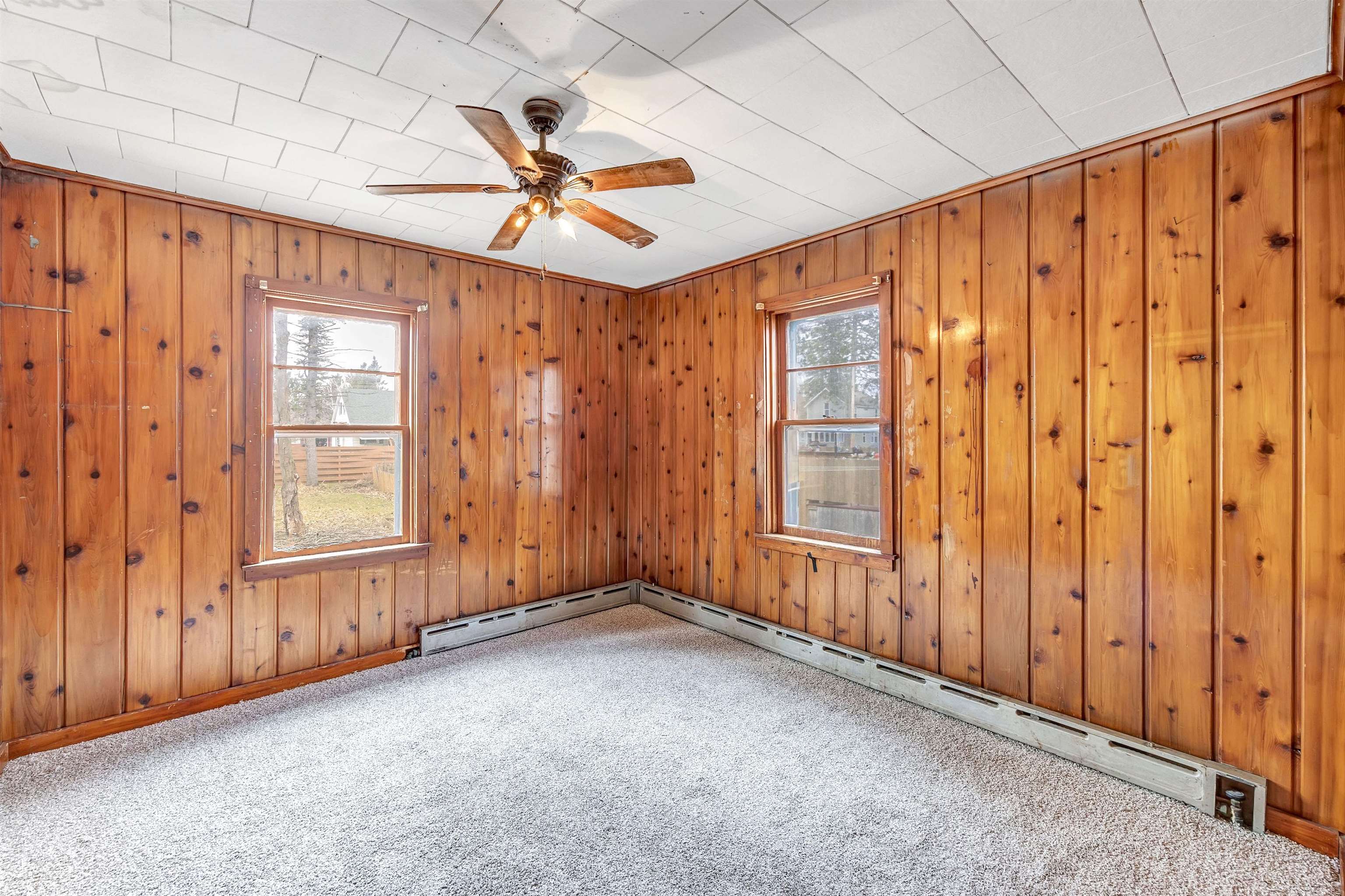 105 N METONGA Avenue