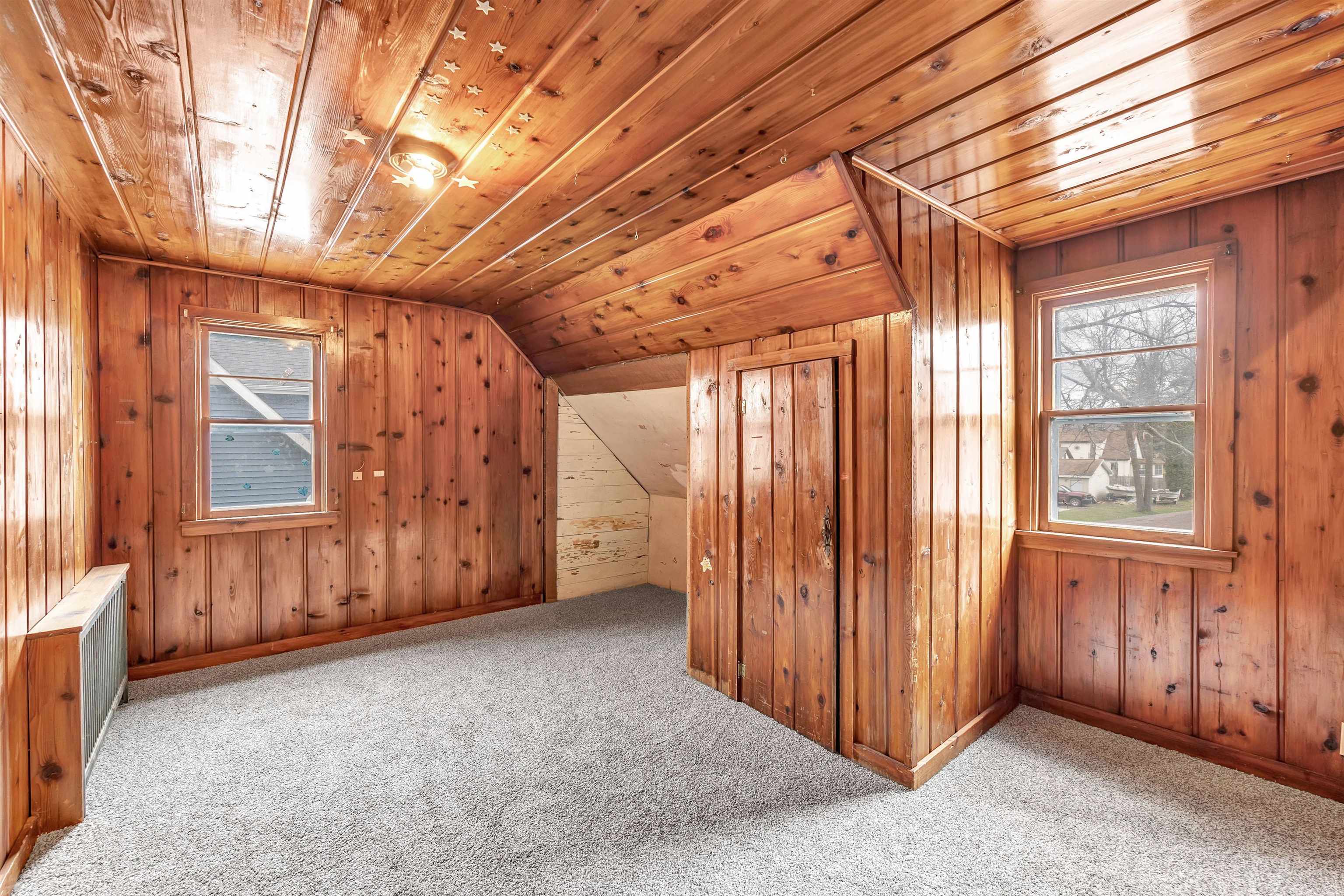 105 N METONGA Avenue