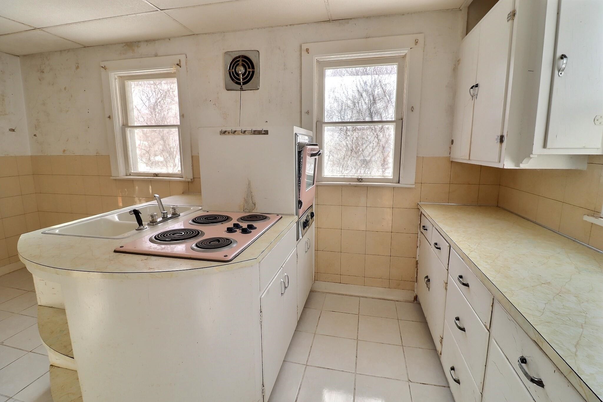 203 N OAKLAND Avenue