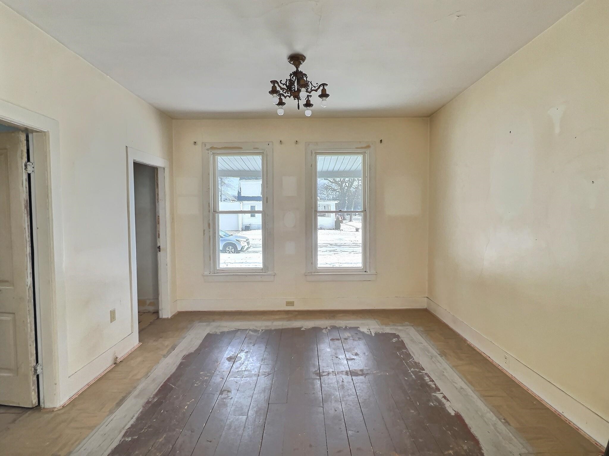 203 N OAKLAND Avenue