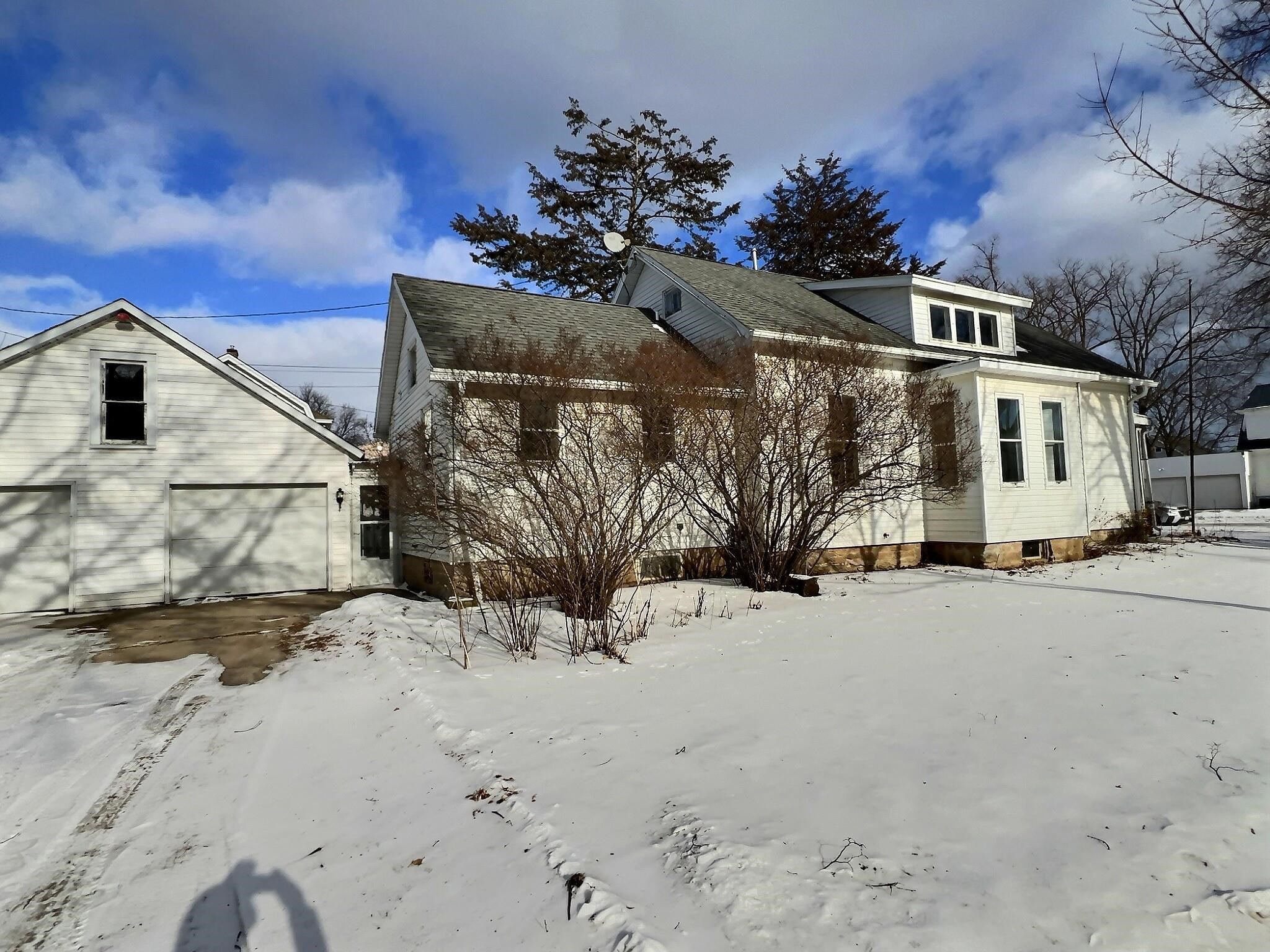 203 N OAKLAND Avenue