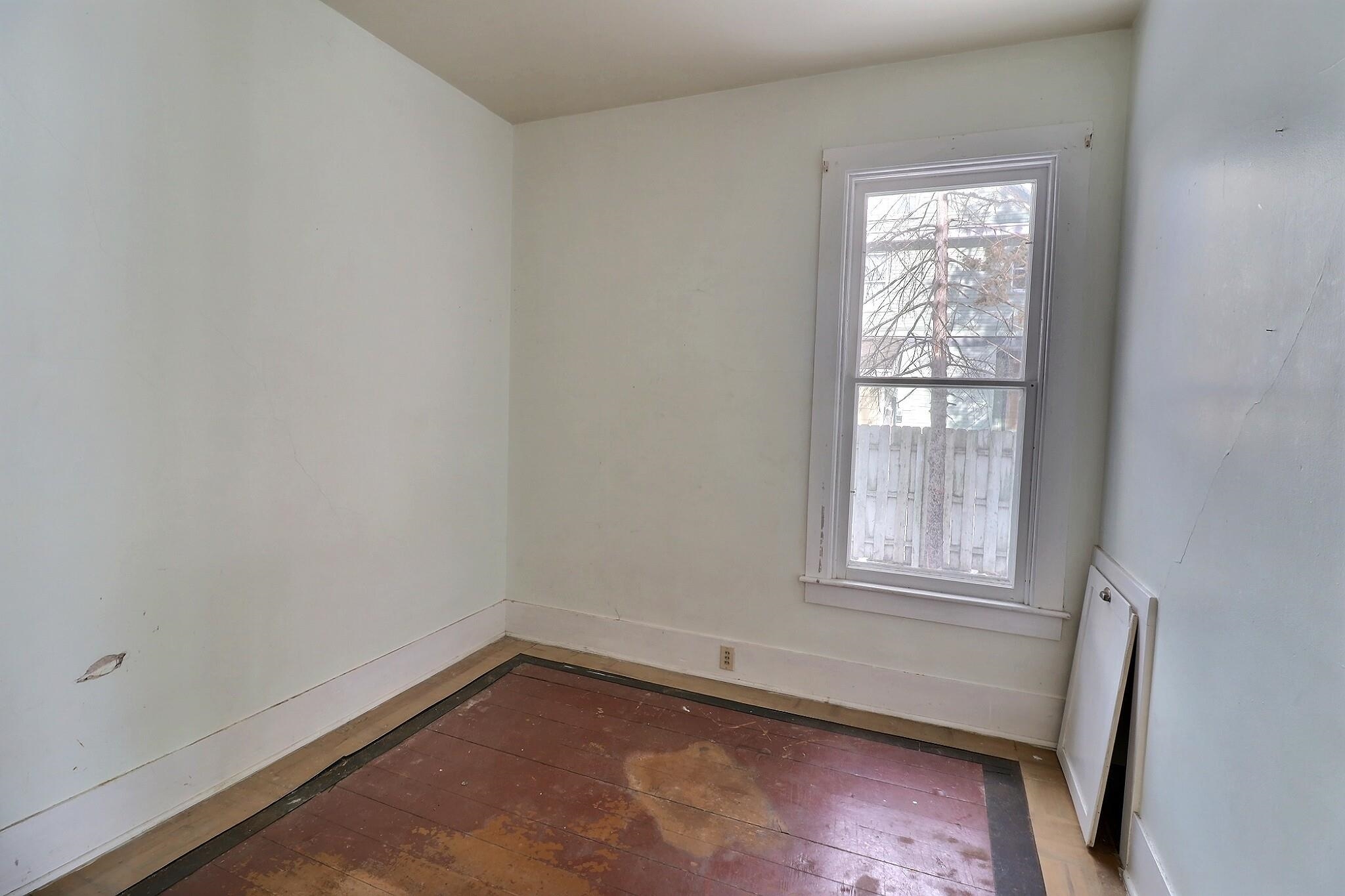 203 N OAKLAND Avenue