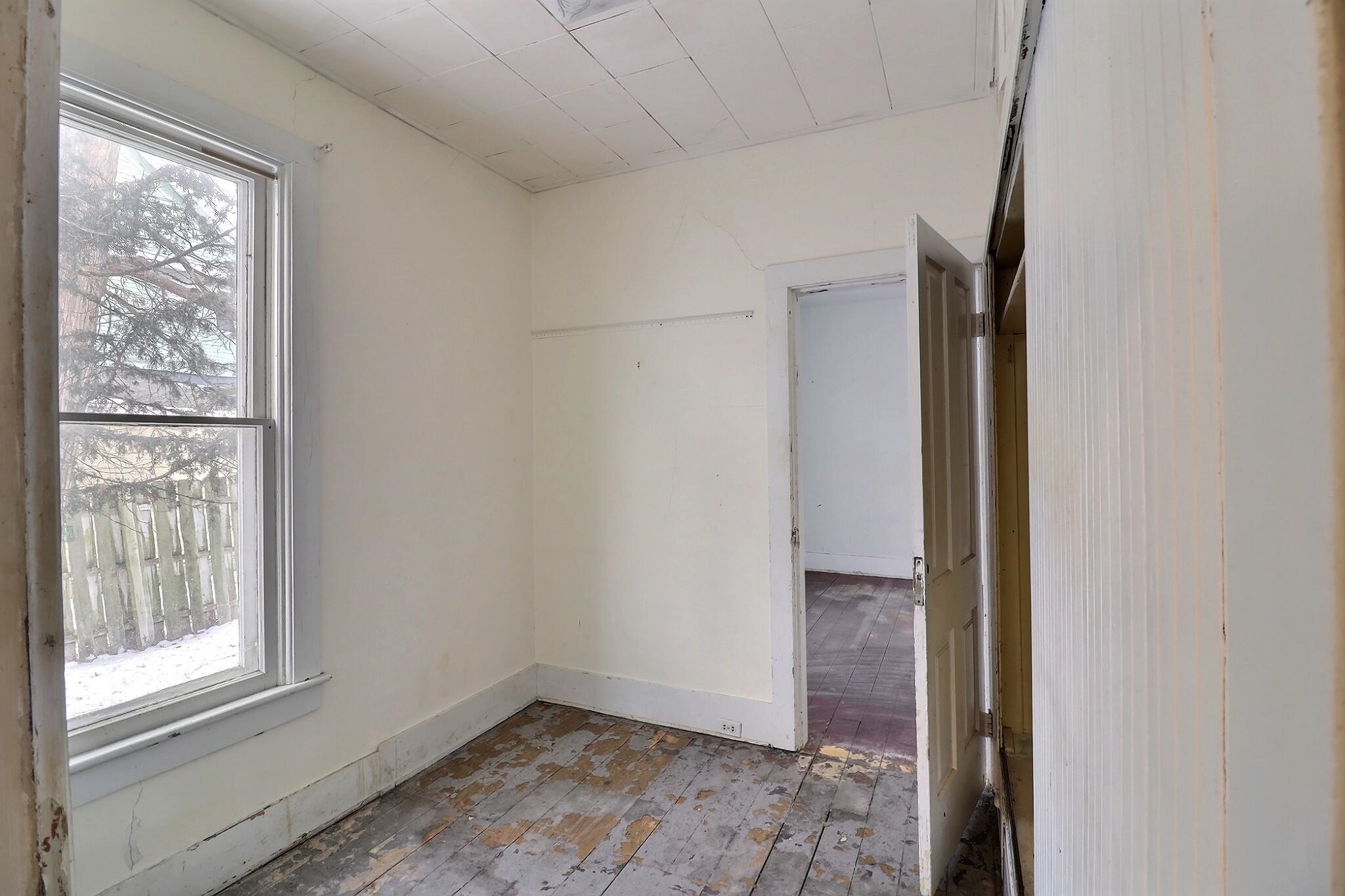 203 N OAKLAND Avenue