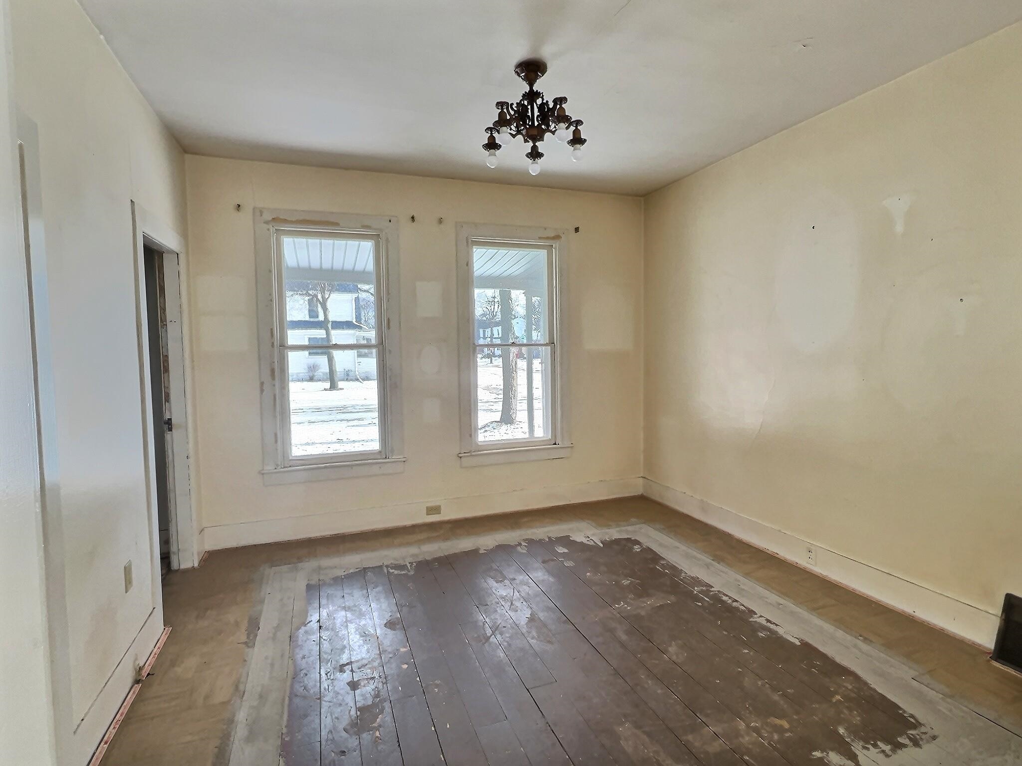 203 N OAKLAND Avenue