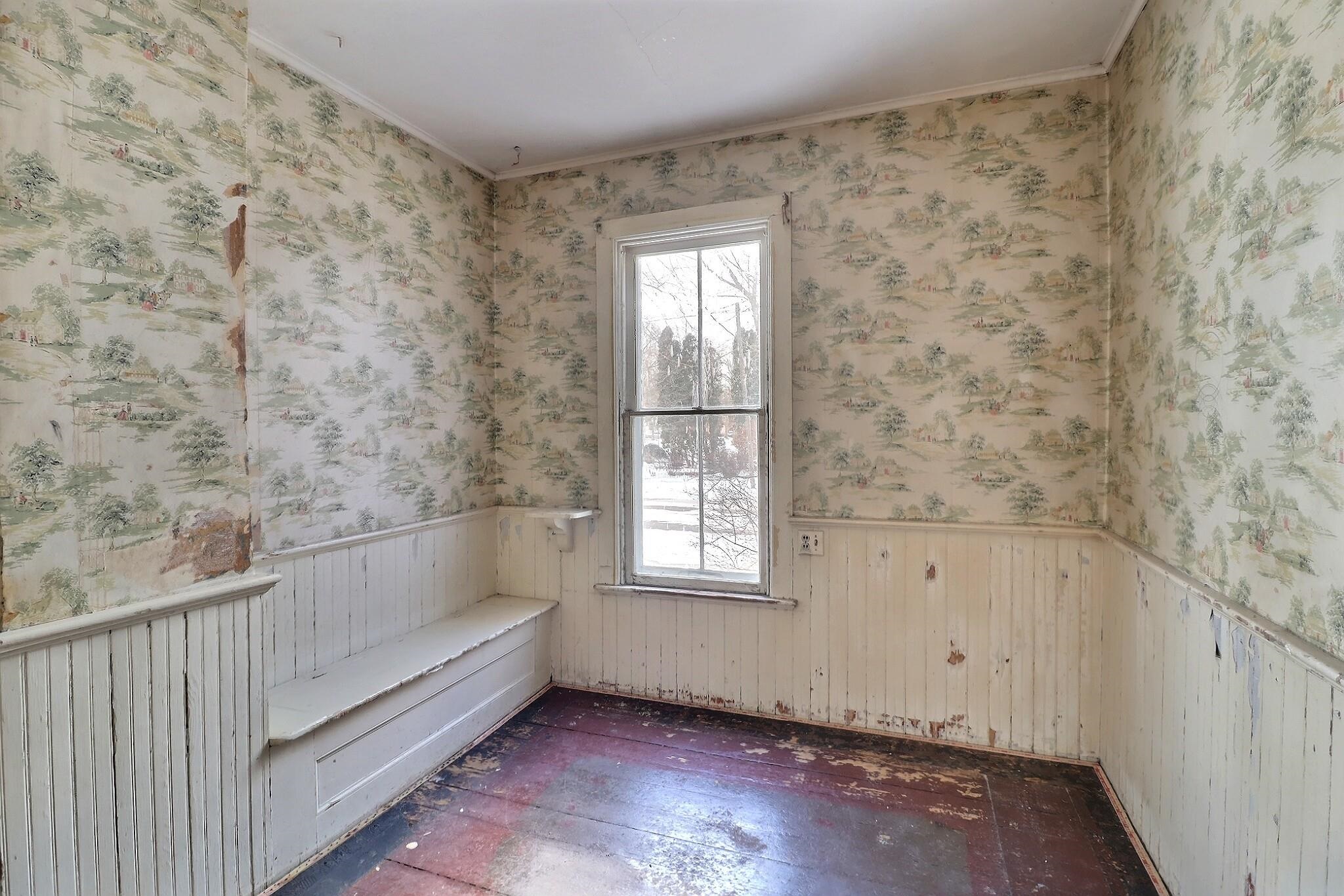 203 N OAKLAND Avenue