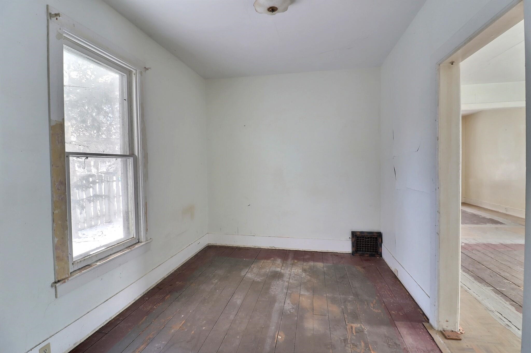 203 N OAKLAND Avenue