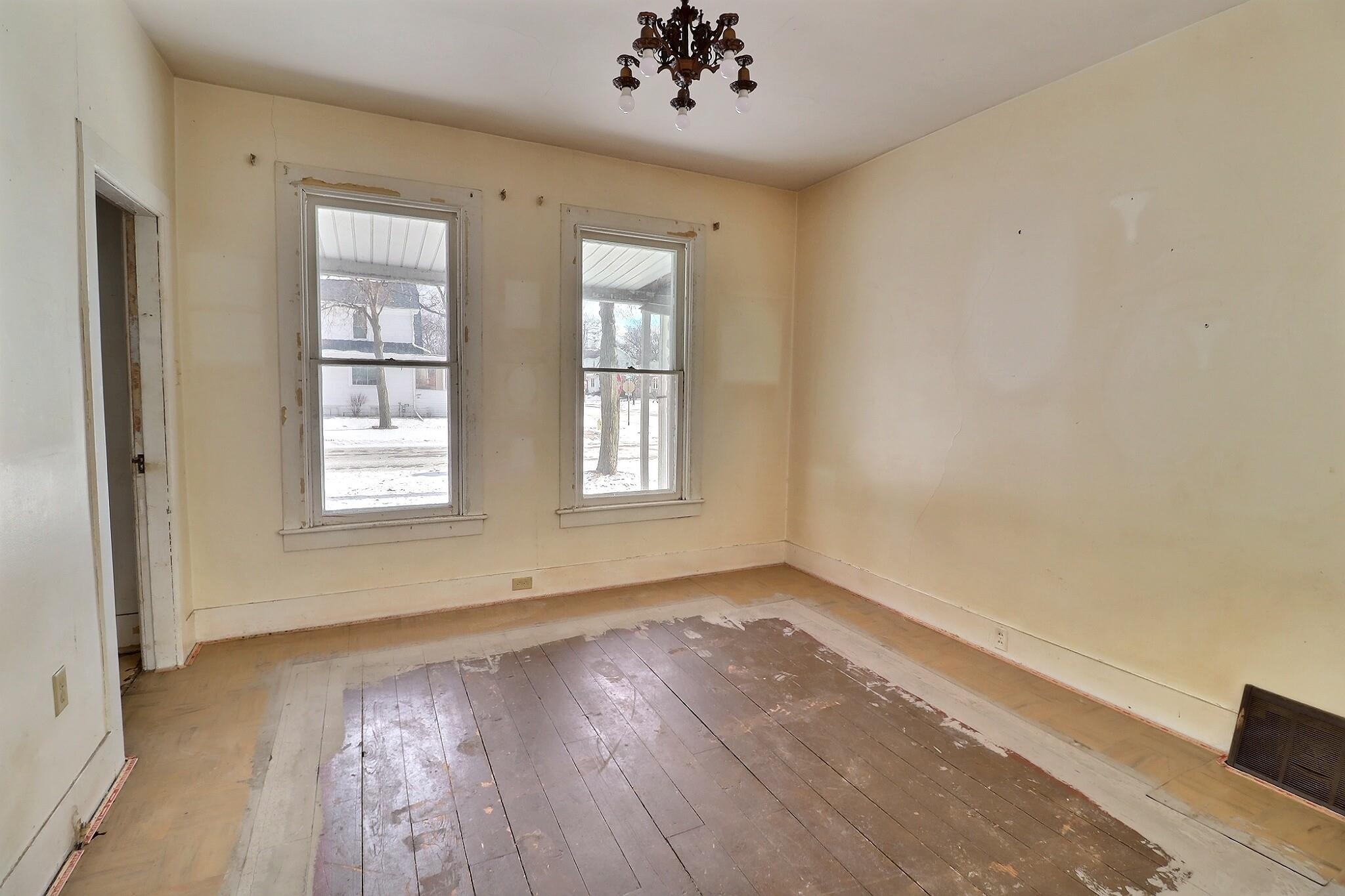 203 N OAKLAND Avenue