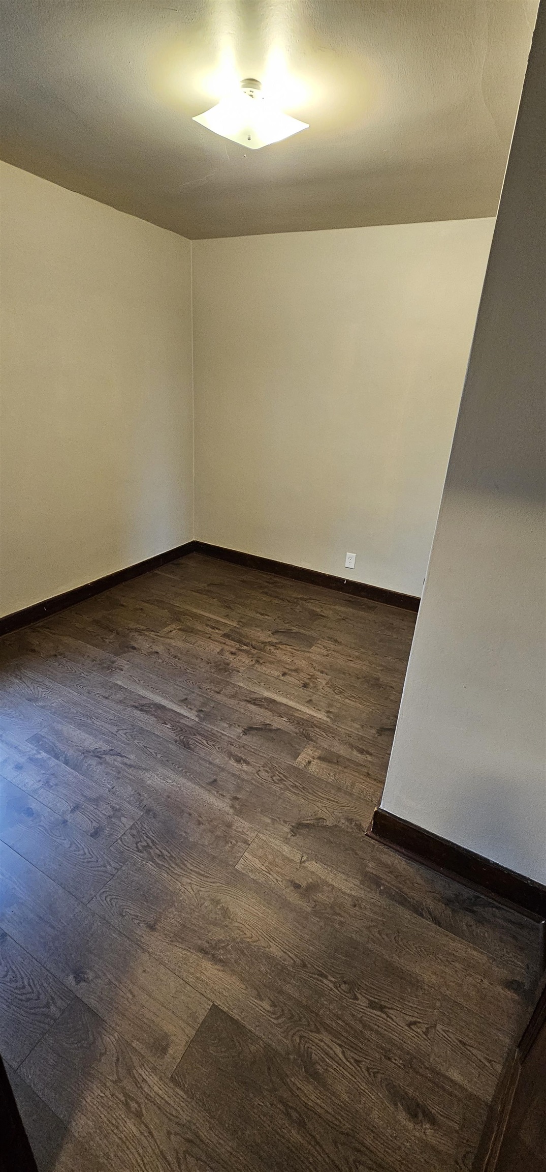 818 N VAN BUREN Street