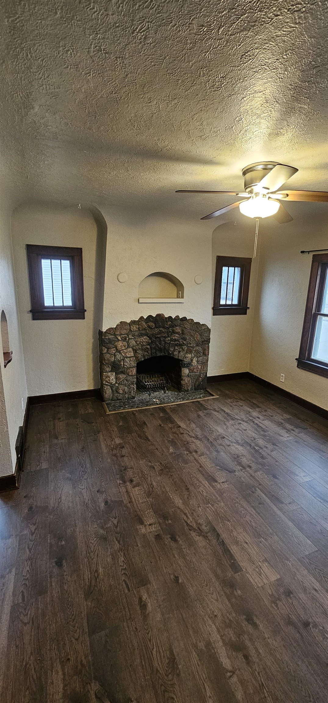 818 N VAN BUREN Street