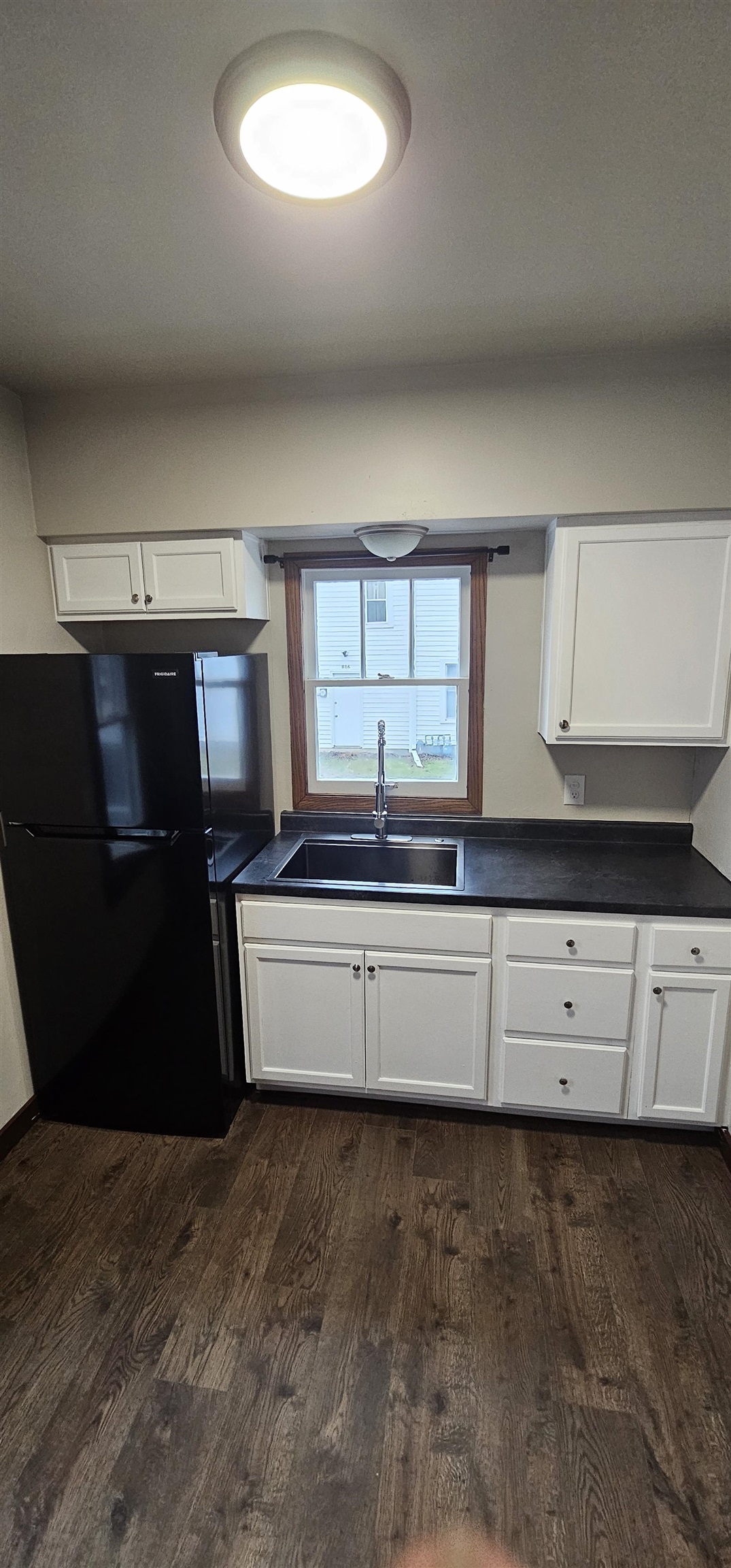 818 N VAN BUREN Street