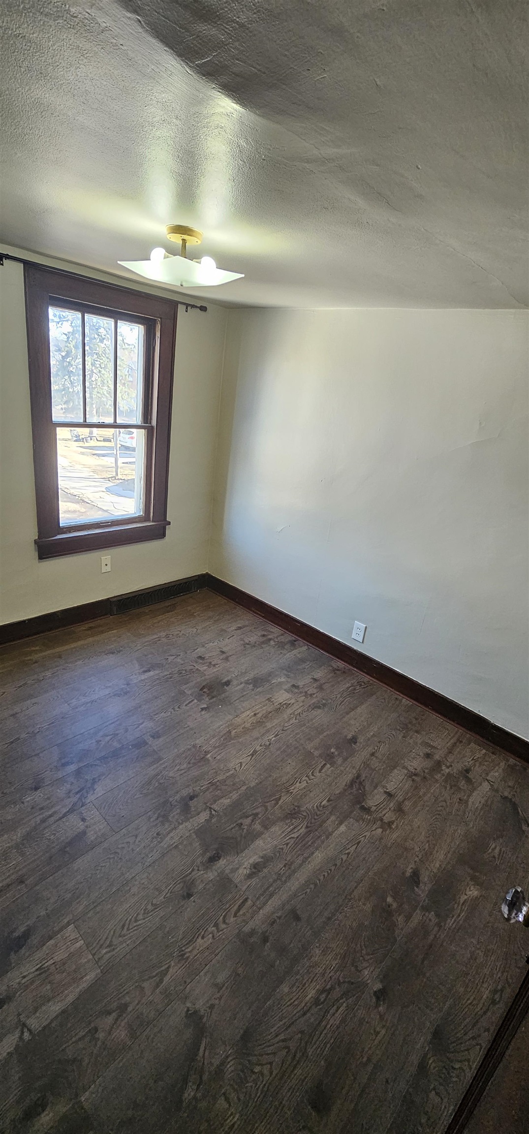 818 N VAN BUREN Street