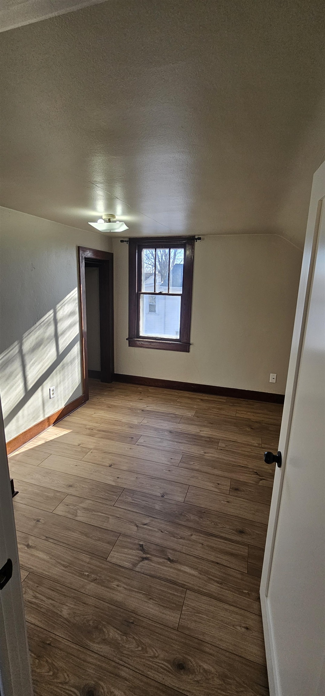 818 N VAN BUREN Street