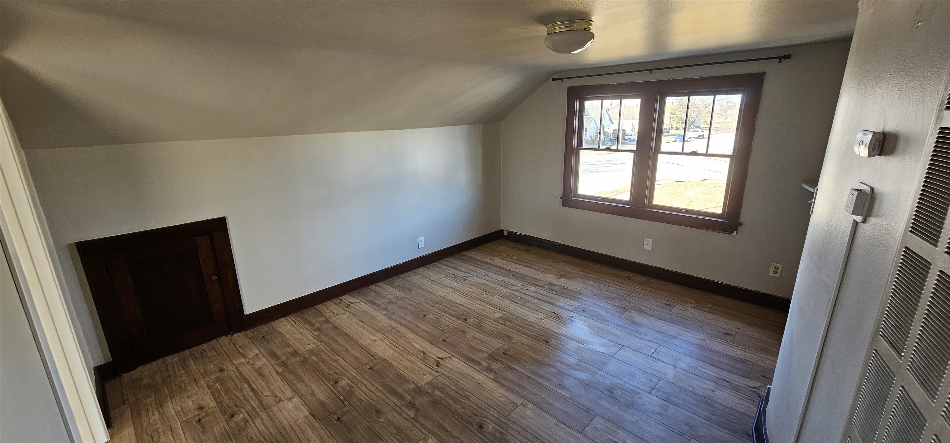 818 N VAN BUREN Street