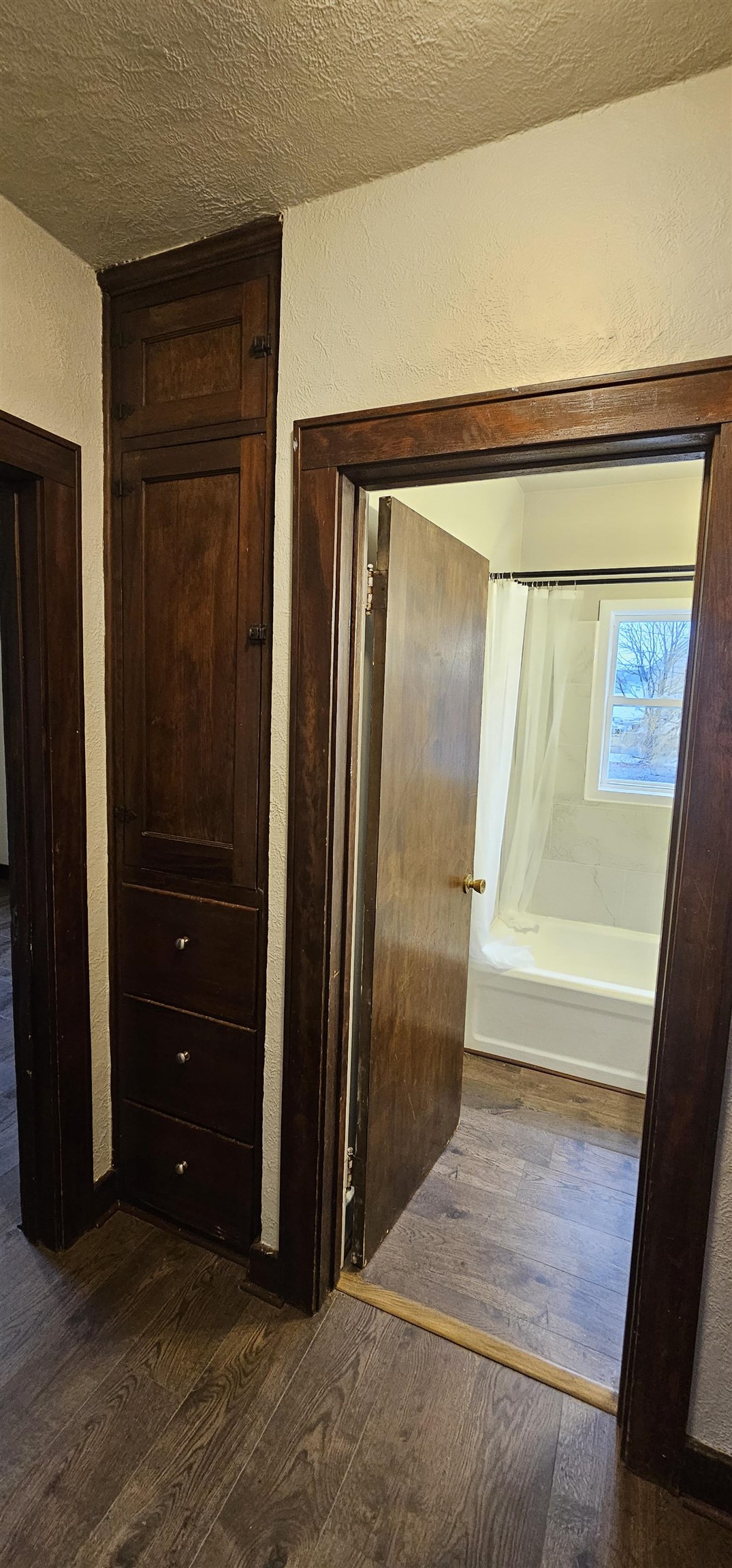 818 N VAN BUREN Street