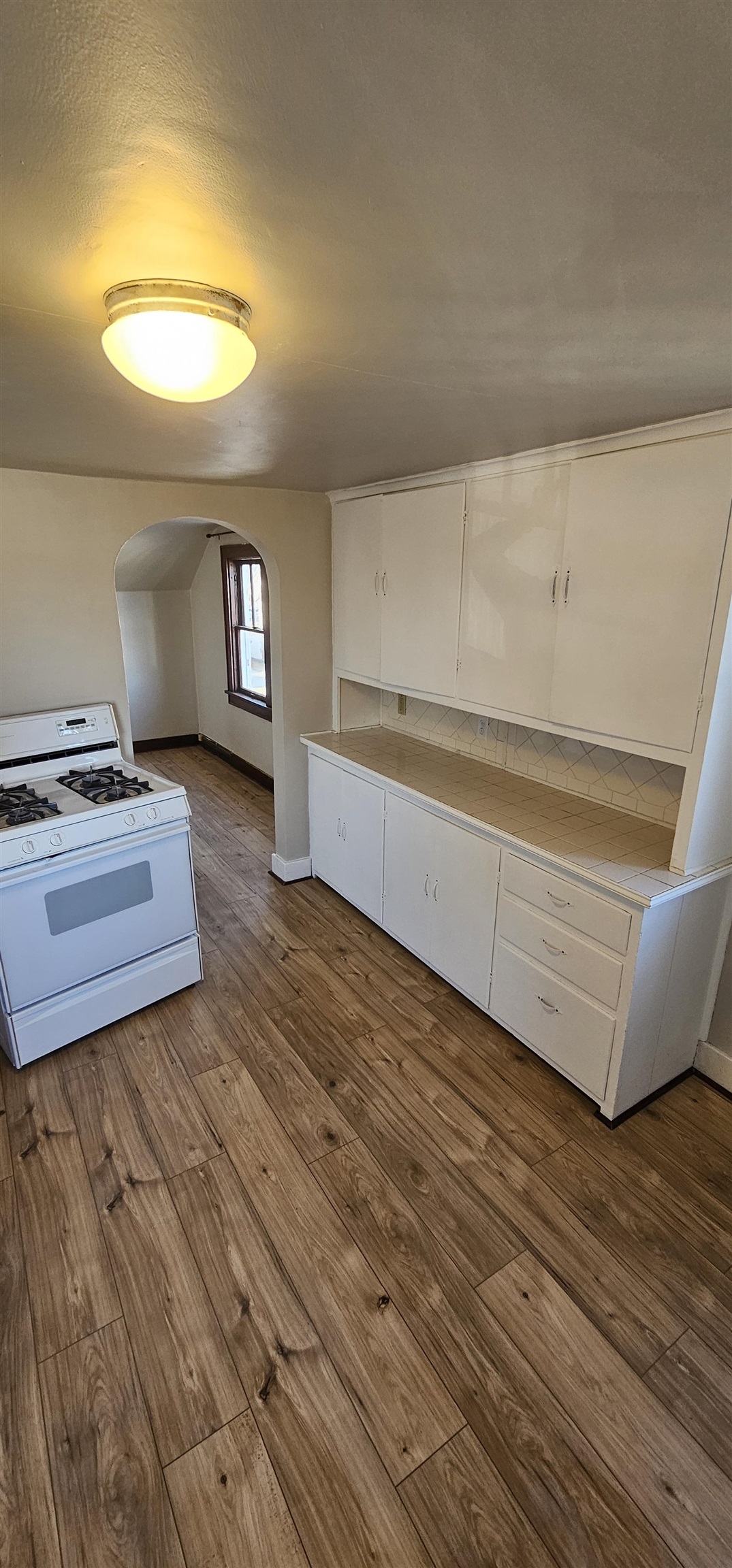 818 N VAN BUREN Street