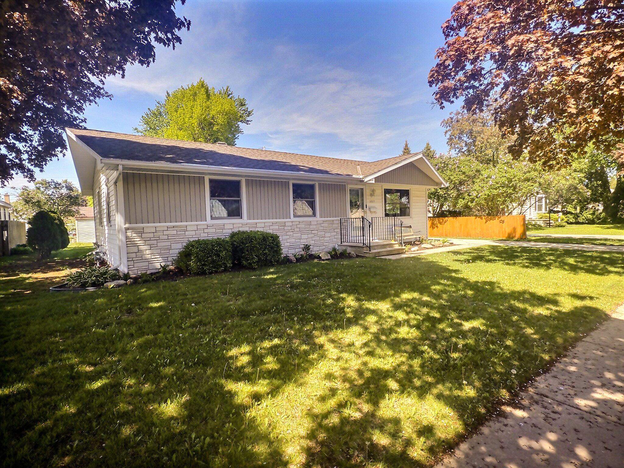 2037 FARLIN Avenue