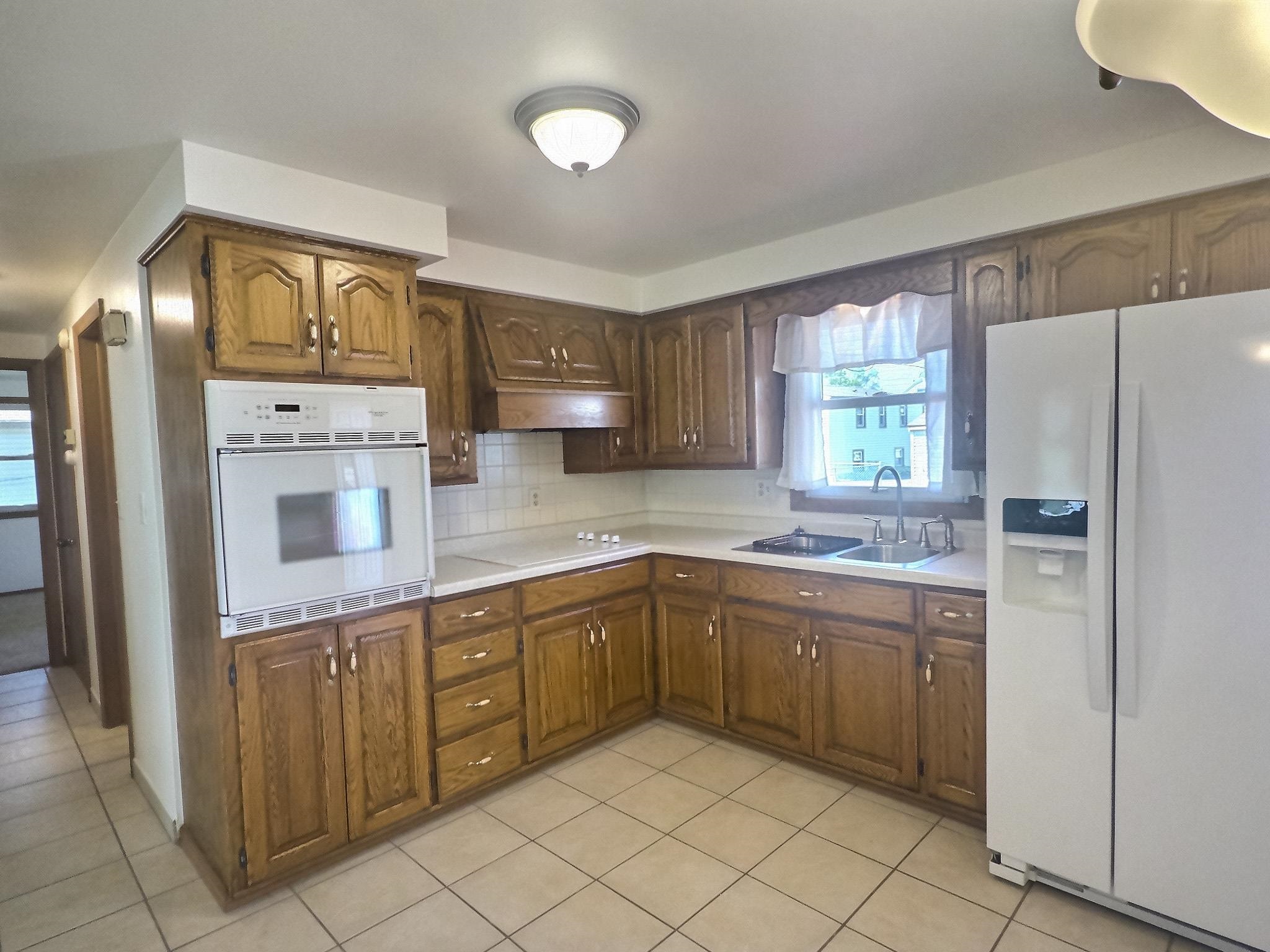 2037 FARLIN Avenue