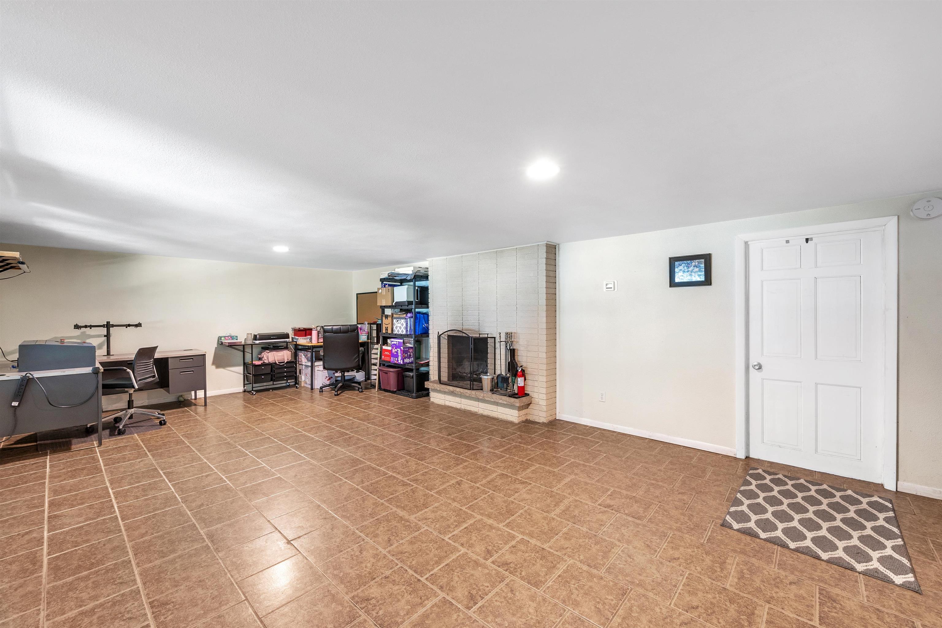 2136 9TH Street