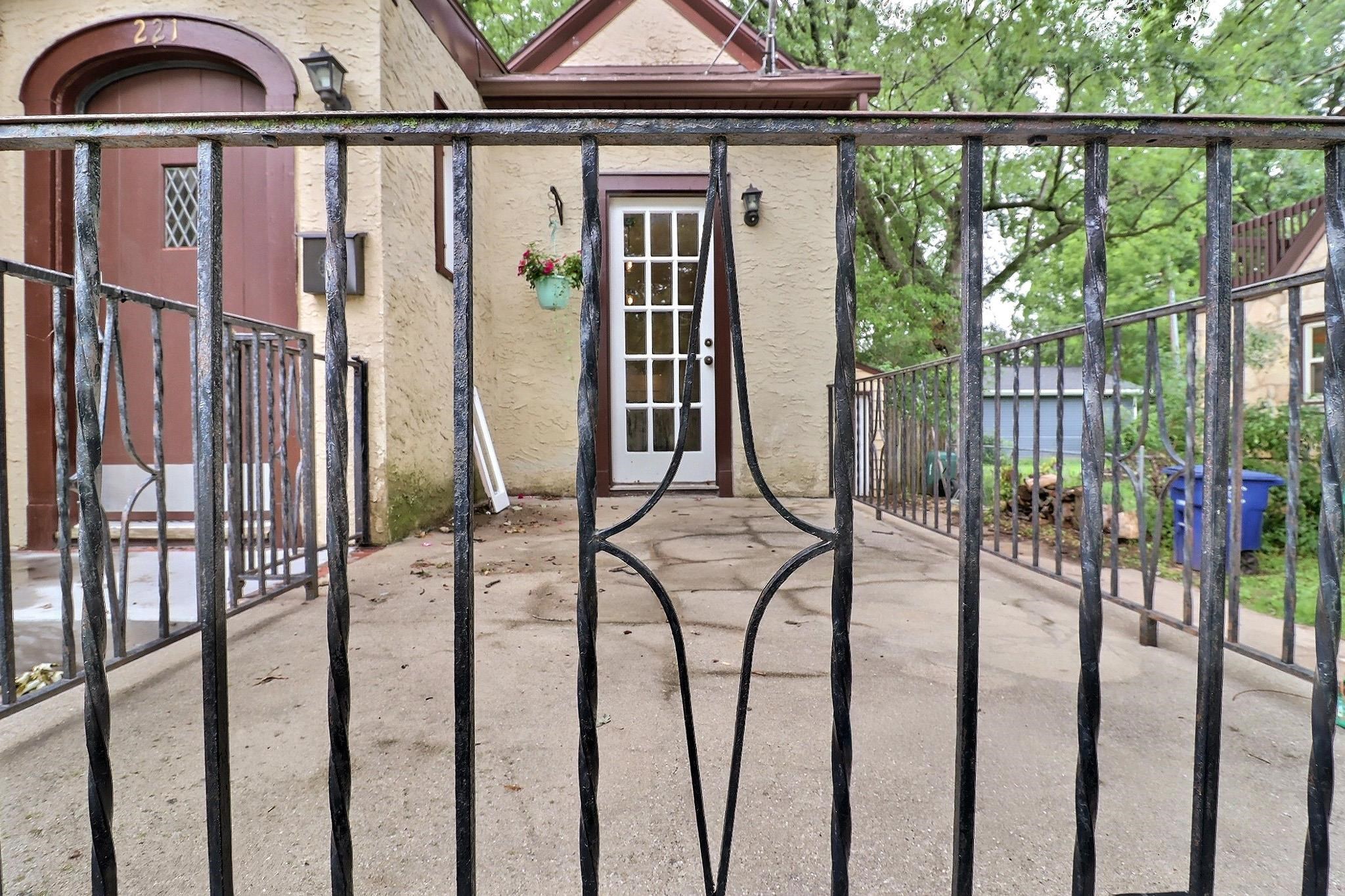 221 GRAY Street