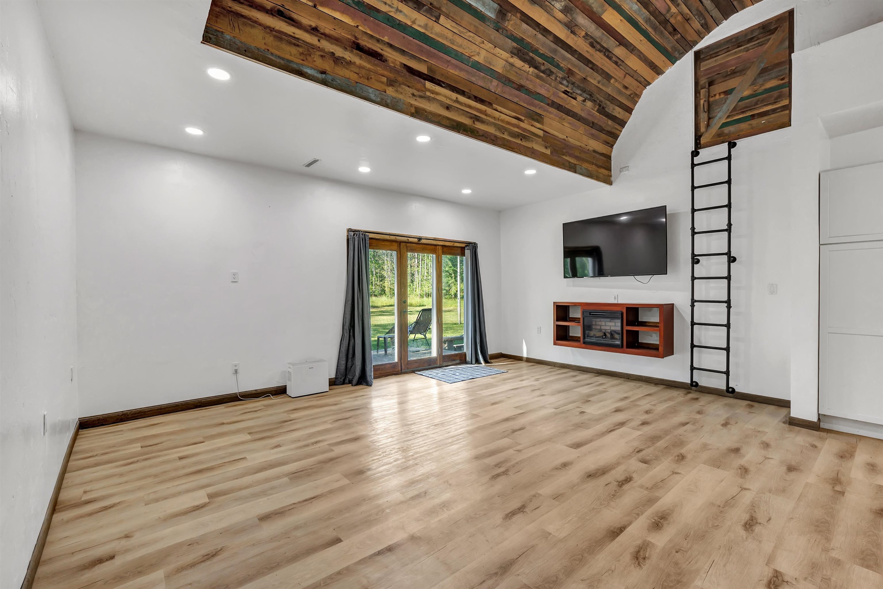 3841 SAMPSON Road