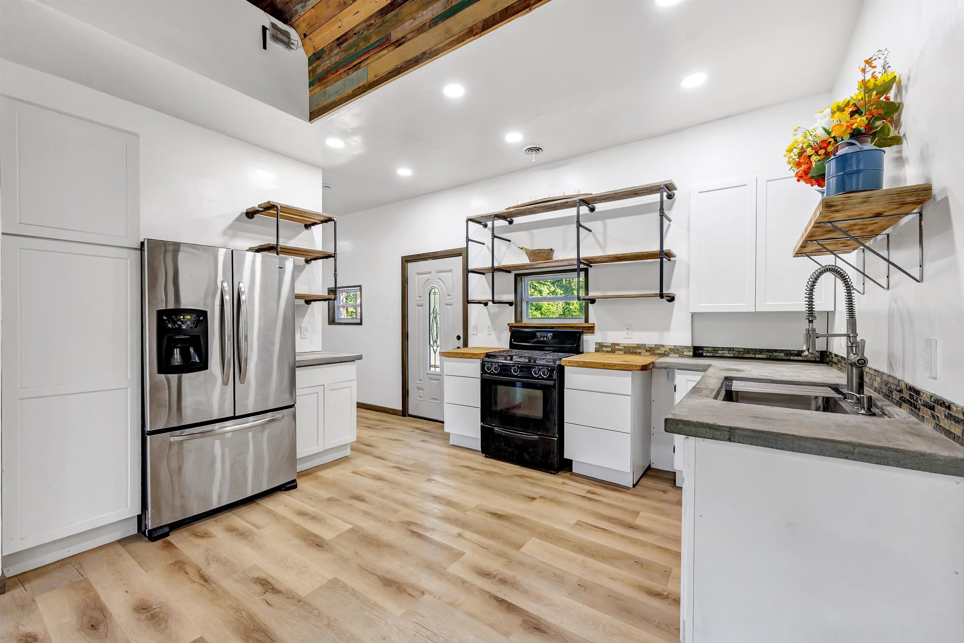3841 SAMPSON Road