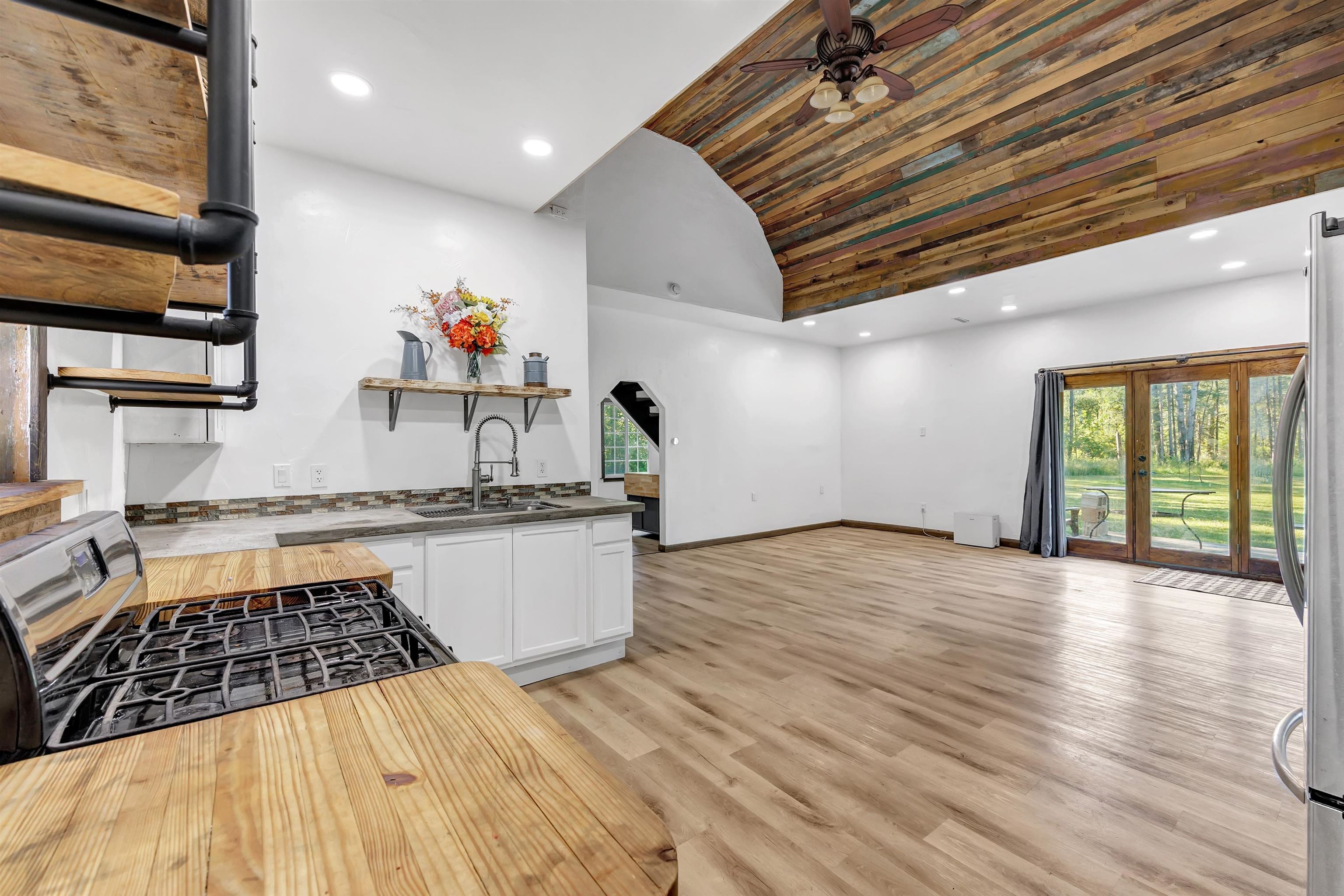 3841 SAMPSON Road