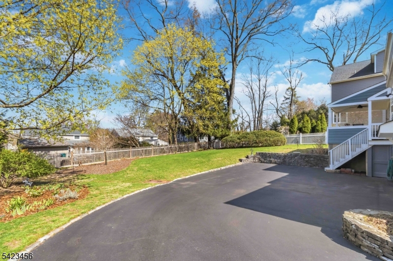 54 Knollwood Ave
