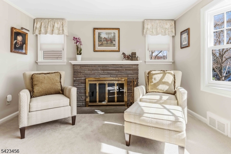 54 Knollwood Ave