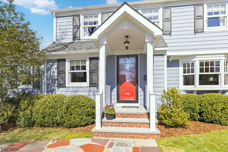 54 Knollwood Ave