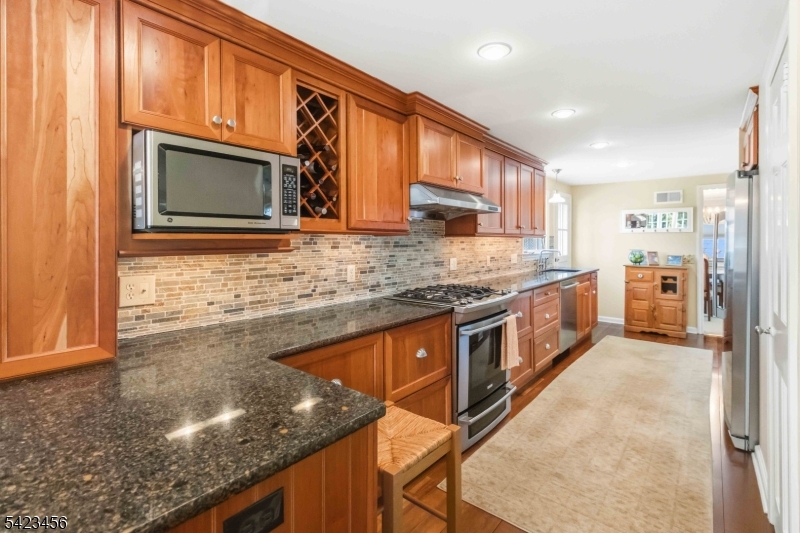 54 Knollwood Ave