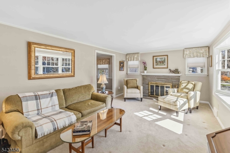 54 Knollwood Ave