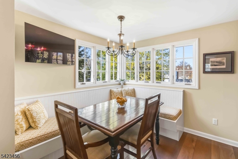 54 Knollwood Ave
