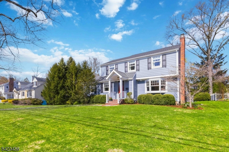 54 Knollwood Ave