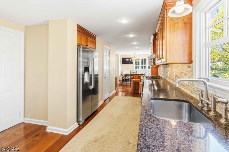 54 Knollwood Ave